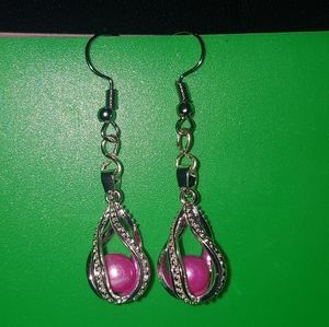 Silver drop earrings with freshwater pearl
